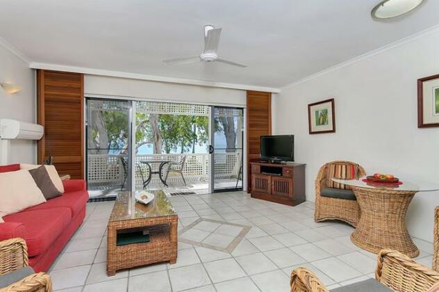 On Palm Cove Beachfront Apartments - Photo4