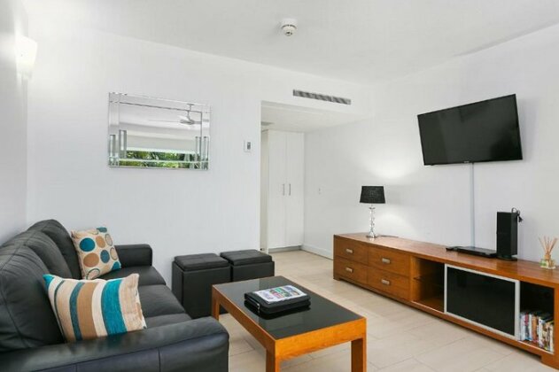 Palm Cove Beach Apartment - Photo4
