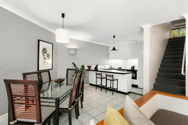 Poolside Apt In Alamanda Beachfront Resort 55 - Photo4