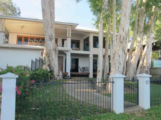 Seascape Luxury Beachfront House - Photo2