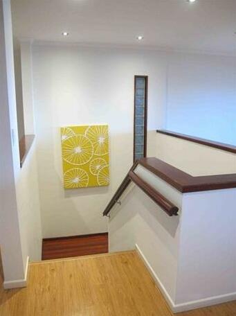Seascape Luxury Beachfront House - Photo3