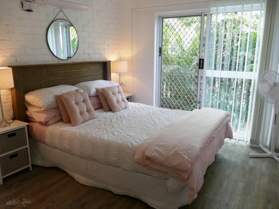 Seaside Hideaway Cairns - Photo3