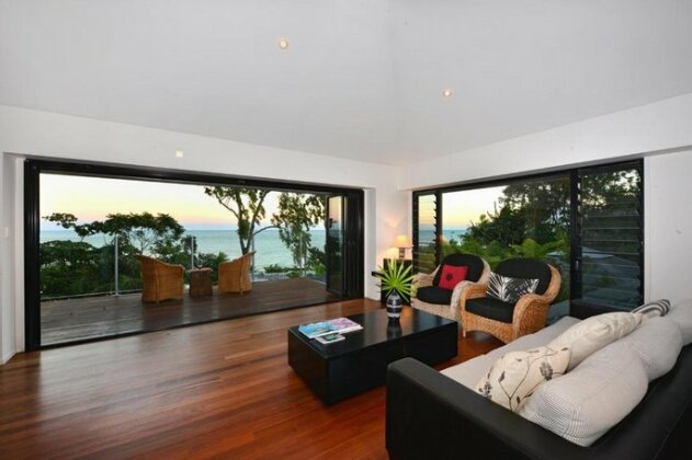 Trinity Beach Hideaway - Photo3