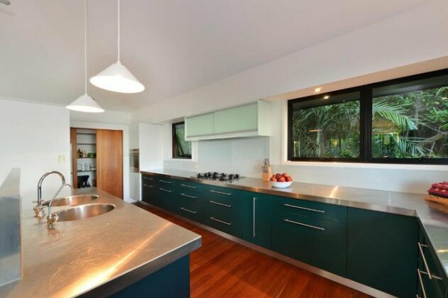 Trinity Beach Hideaway - Photo4