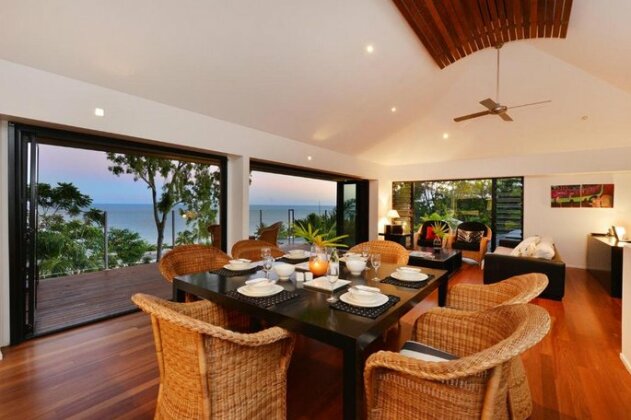 Trinity Beach Hideaway - Photo5