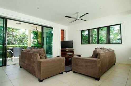 Yorkeys Knob Beachfront Apartment - Photo4