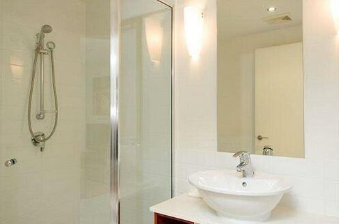Yorkeys Knob Beachfront Apartment - Photo5