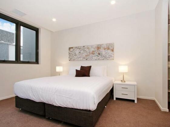 Accommodate Canberra - Braddon IQ Smart Apartments - Photo3