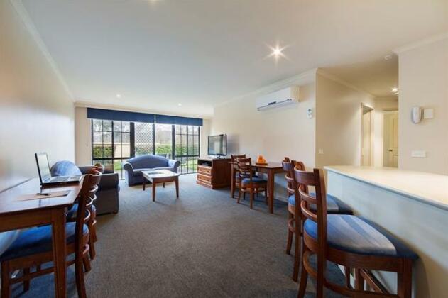 Canberra Parklands Central Apartment Hotel - Photo4
