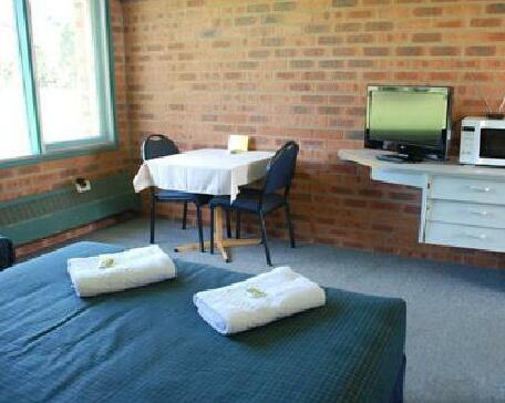 Greenleigh Central Canberra Motel - Photo3