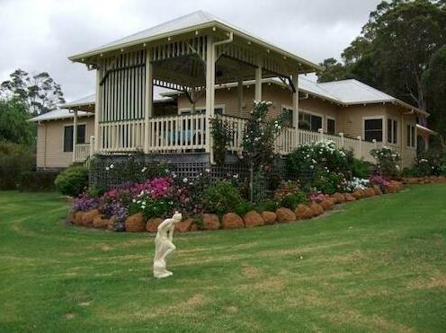 Mossbrook Country Estate Bed & Breakfast - Photo2