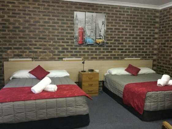 Squatters Homestead Motel - Photo5