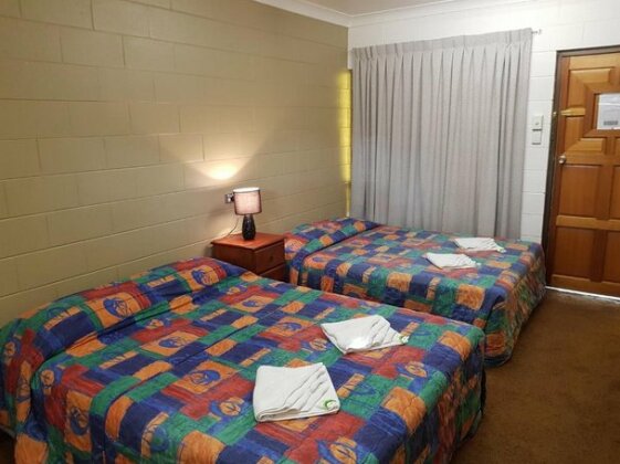 Commercial Hotel Charters Towers - Photo3