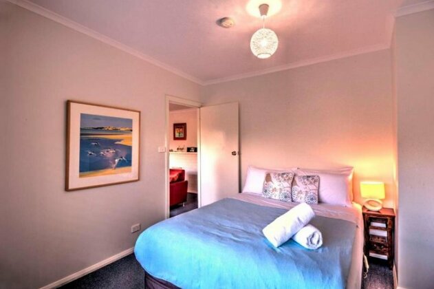 Cove Beach Apartment 1