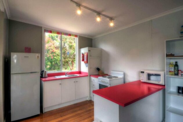 Cove Beach Apartment 1 - Photo3