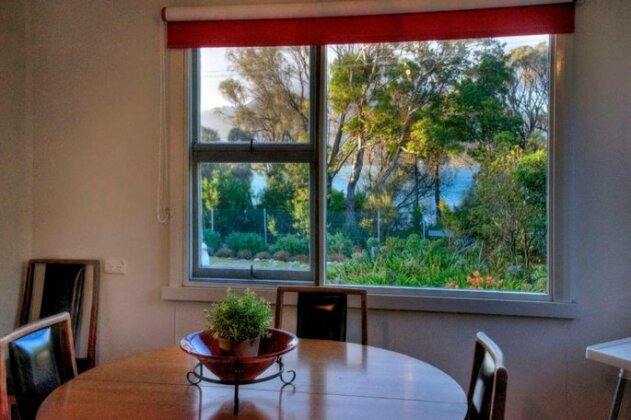 Cove Beach Apartment 1 - Photo4