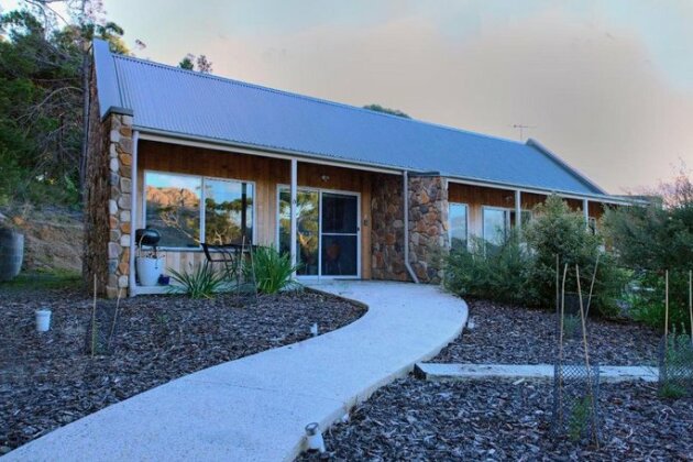 Freycinet Stone Studio 4 - Photo3