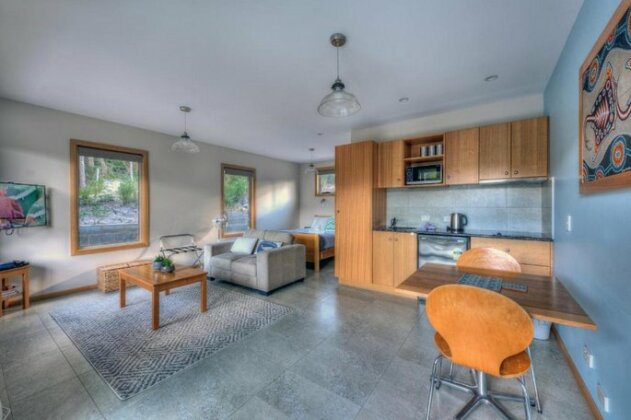 Freycinet Stone Studio 4 - Photo4