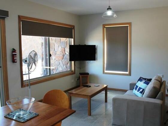Freycinet Stone Studio 6 - Photo4