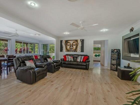 Coolum House Pet Friendly - Photo4