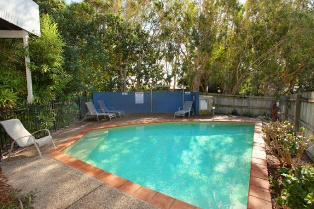 Unit 2 On The Park 22 Frank Street Coolum Beach 400 BOND LINEN INCLUDED - Photo2