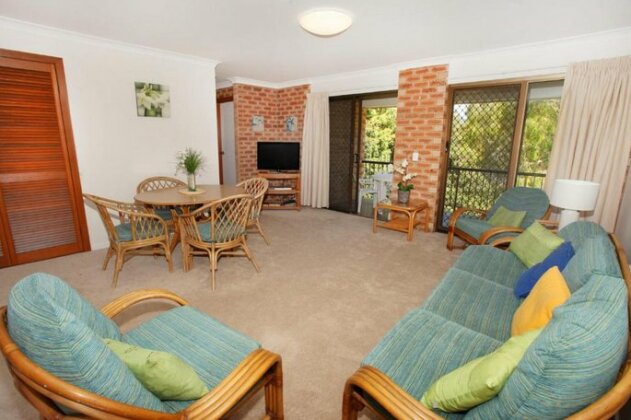 Unit 7 Belander Court 34 Perry Street Coolum Beach AIR CONDITIONED 400 BOND LINEN SUPPLIED - Photo2