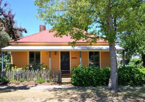 Cooma Cottage