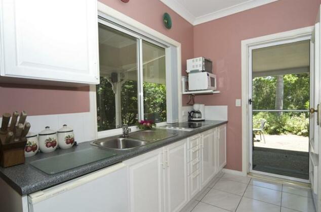 Cooroy Country Cottages - Photo5