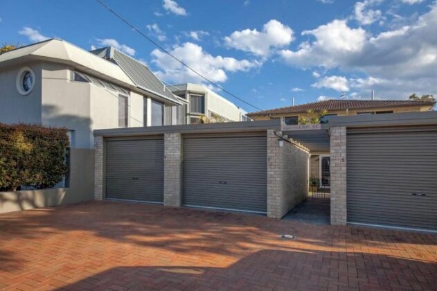 Alcheringa Unit 3 & 4 32 Sandy Point Road