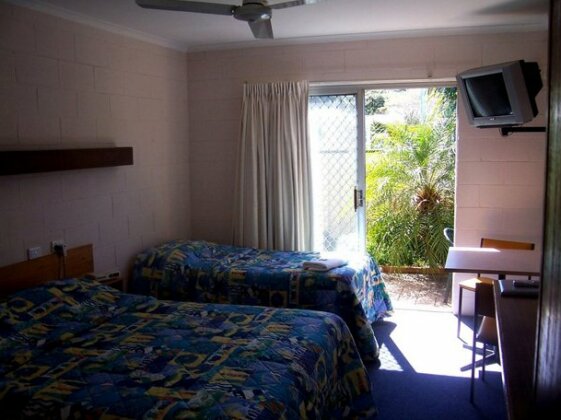 Corlette Palms Motor Inn - Photo2