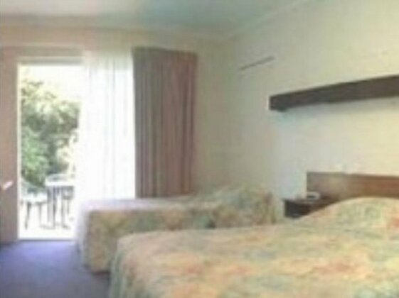 Corlette Palms Motor Inn - Photo4
