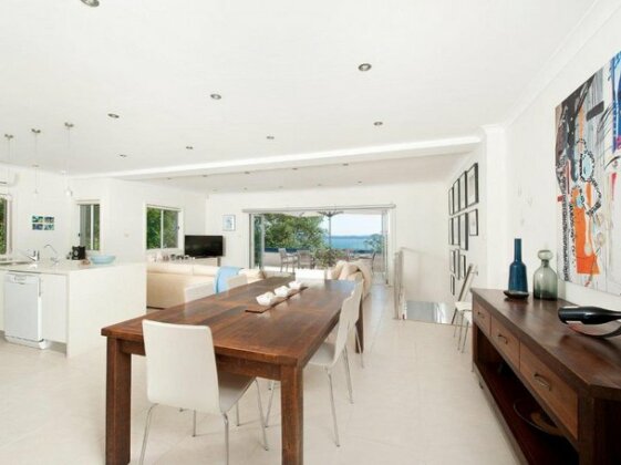 Jacaranda Blue @ Corlette - Photo5