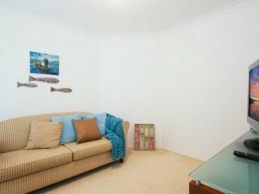 Serenity' 7 Mulloway Place - Peaceful house with air con Netflix & WIFI