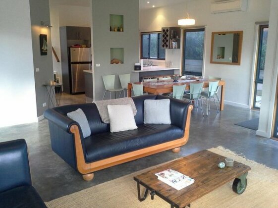 Bay Breeze Holiday Home - Photo3