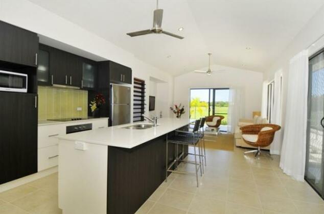 9 Cascade - Luxury Holiday House - Photo2
