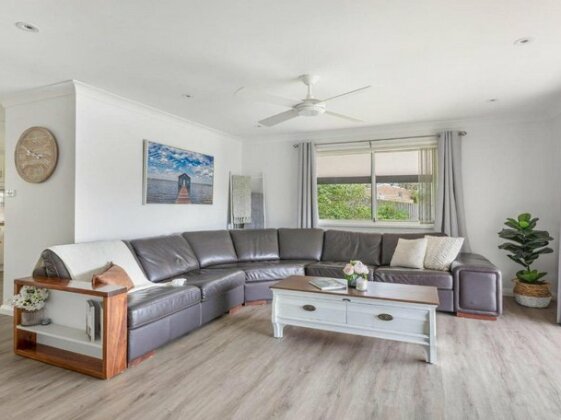 Sounds by the Sea - open plan living metres to beach - Photo3