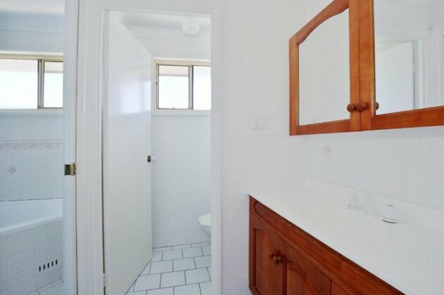 The Crescent - Pet Friendly - 1 Min to Beach - Photo2
