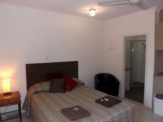 Derby Lodge Motel - Photo5
