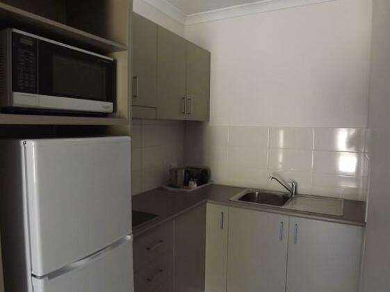 Derby Lodge Self Contained Apartments - Photo5