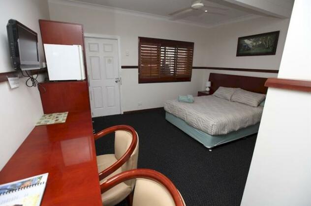 Across Country Motel and Serviced Apartments - Photo5