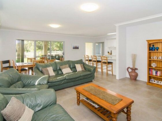Dunsborough Holiday Homes - 28 Indooroopilly Cres - Photo4