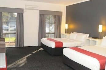 Caledonian Hotel Motel - Photo3