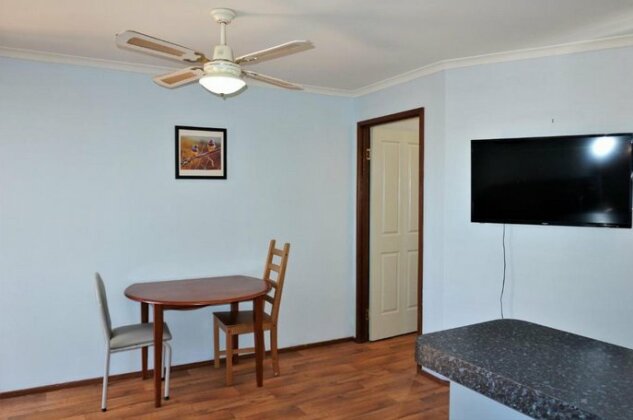 10 Tautog Street House And Unit - Separate Self-Contained Unit - Photo2
