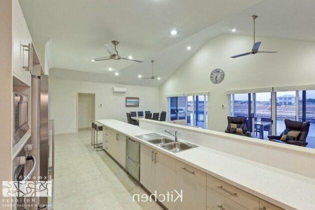 11 Kestrel Place - Private Jetty - Photo2