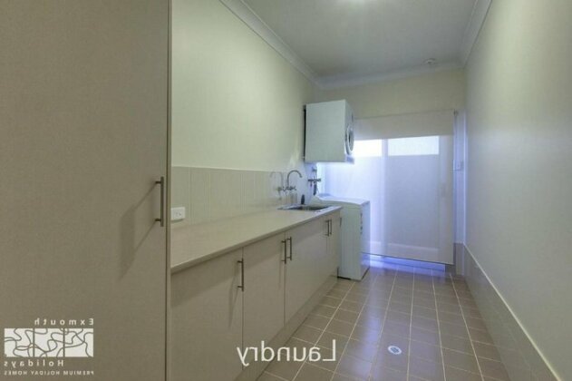 11 Kestrel Place - Private Jetty - Photo3