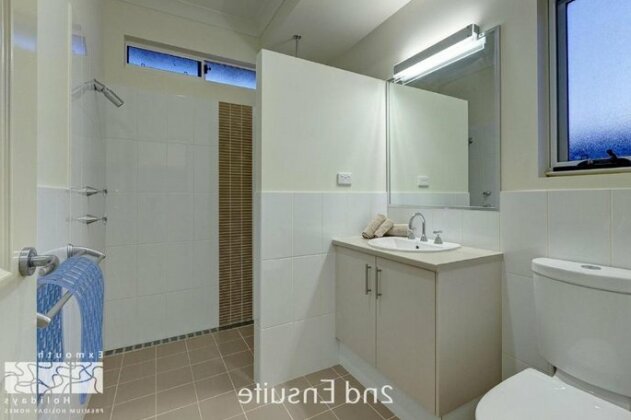 11 Kestrel Place - Private Jetty - Photo5