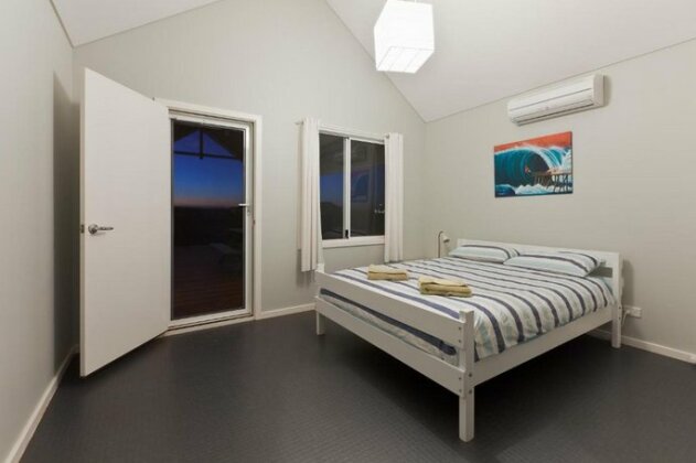 22 Kestrel Place- Private Jetty - Photo5