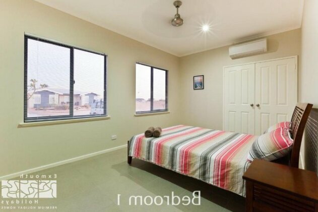 3 Kestrel Place - Private Jetty & Pool - Photo4