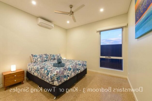 32 Corella Court - Private Jetty And Pool - Photo3
