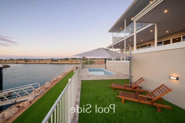 32 Corella Court - Private Jetty And Pool - Photo4